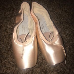 Bloch Pointe Shoes dance shoes